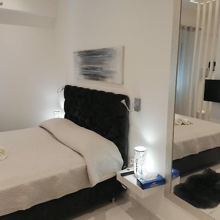 The Syntagma Luxury Suite Athens Exterior photo